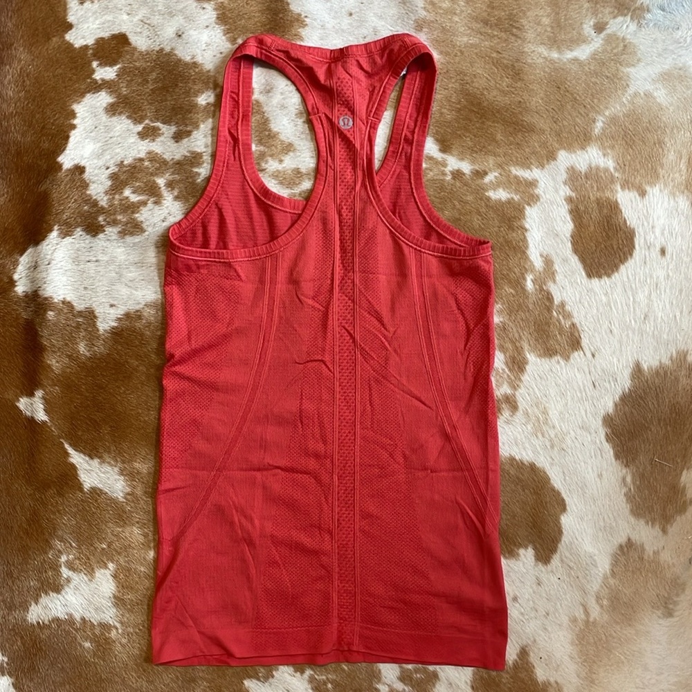 ULTRA RARE LULULEMON- Aloha Racerback Tank - Picture 3 of 3